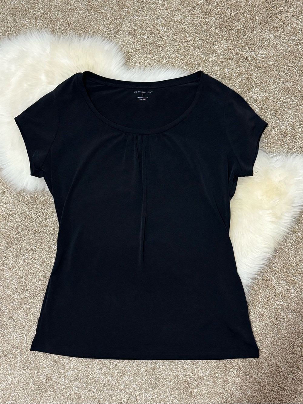 NWOT Worthington Women’s Black Short-Sleeve Scoop Neck Top Size M
